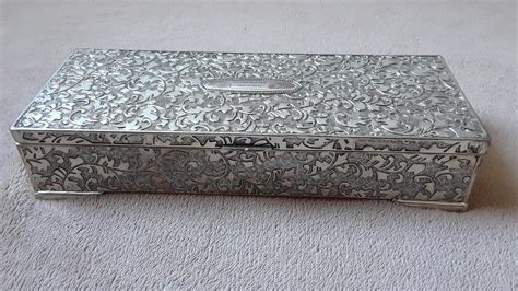 vibtage baby's pin-up metal box|Silver Metal Pin Box .